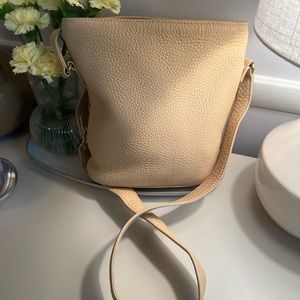 Vintage Coach Sonoma, Maize/Butter Color